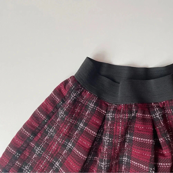 Joe B Pleated Plaid A-Line Mini Skirt Maroon Black - Picture 2 of 8